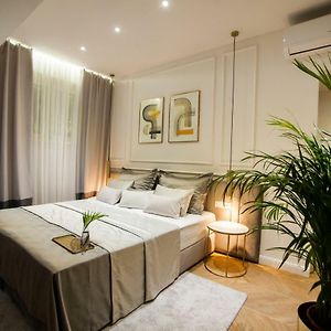 Club 5 Boutique Rooms